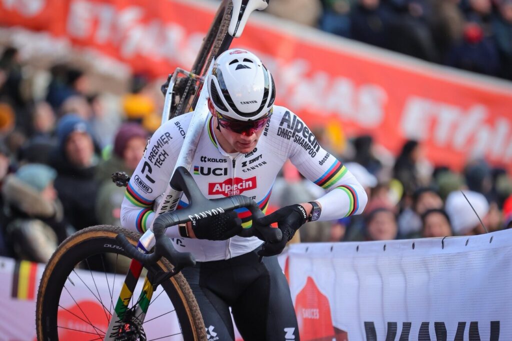 Mathieu van der Poel finalement au d&eacute;part de la 10e manche de la Coupe du monde de cyclo-cross &agrave; Benidorm
