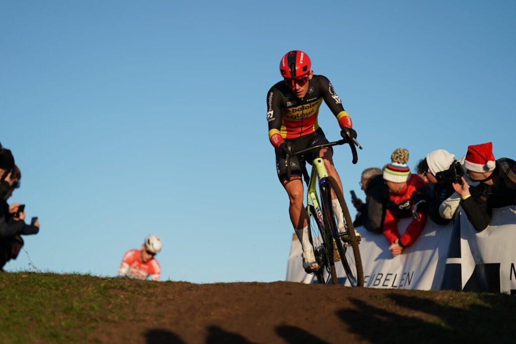 Les coureurs engag&eacute;s &agrave; la 12e manche de la Coupe du Monde 2025-2026 &agrave; Hoogerheide