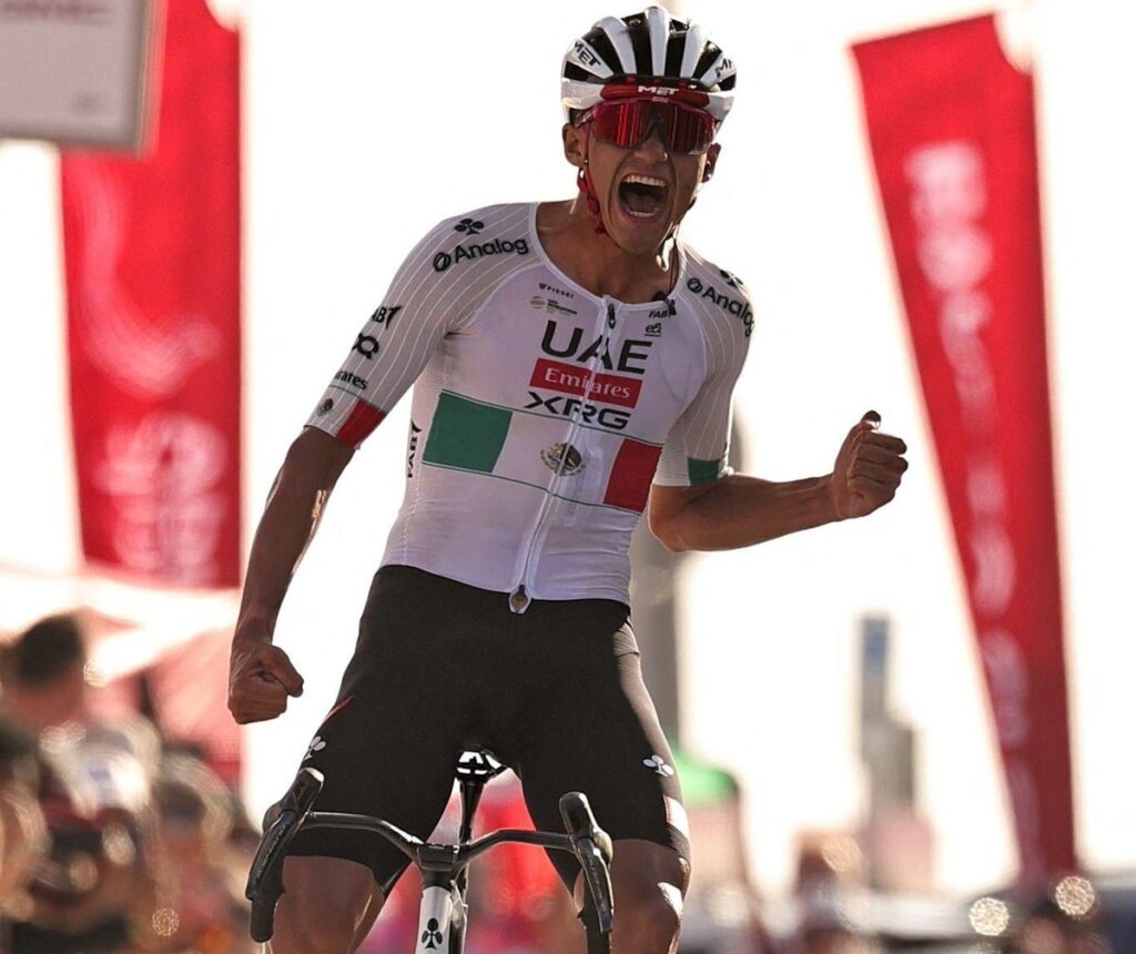 Isaac Del Toro renverse l&rsquo;UAE Tour 2026 au sommet de Jebel Hafeet sur la 6e &eacute;tape