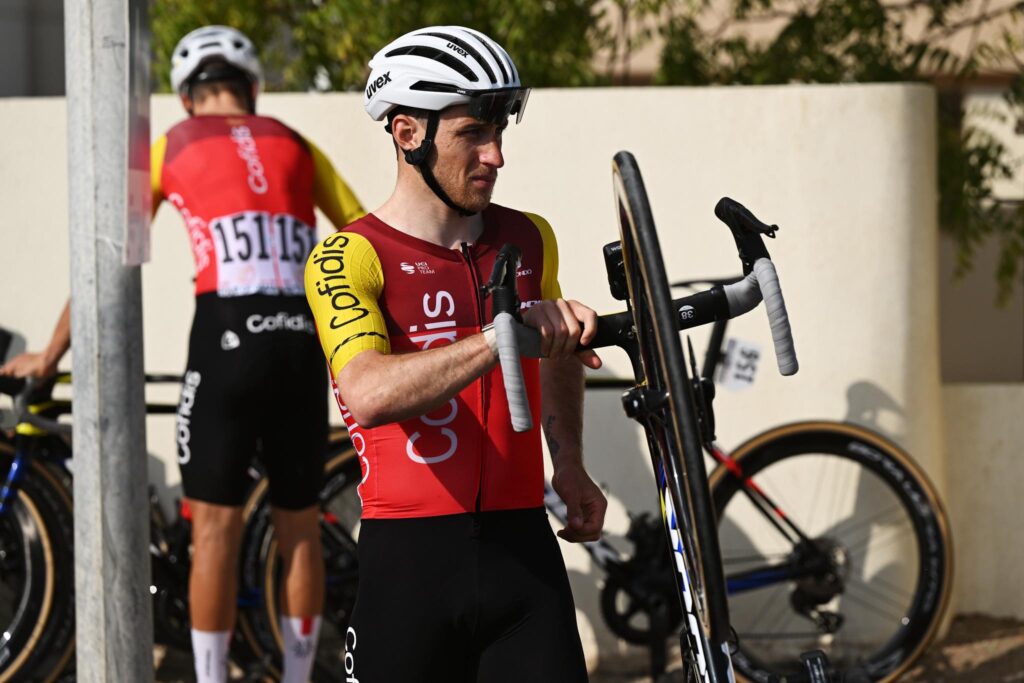 Le lourd bilan m&eacute;dical de Damien Touz&eacute; apr&egrave;s sa chute sur le Tour d&rsquo;Oman 2026
