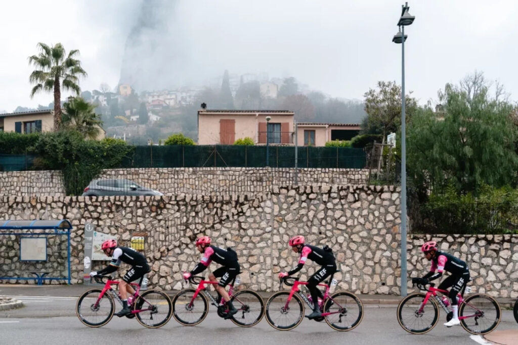 Les participants et les favoris du Tour des Alpes-Maritimes 2026