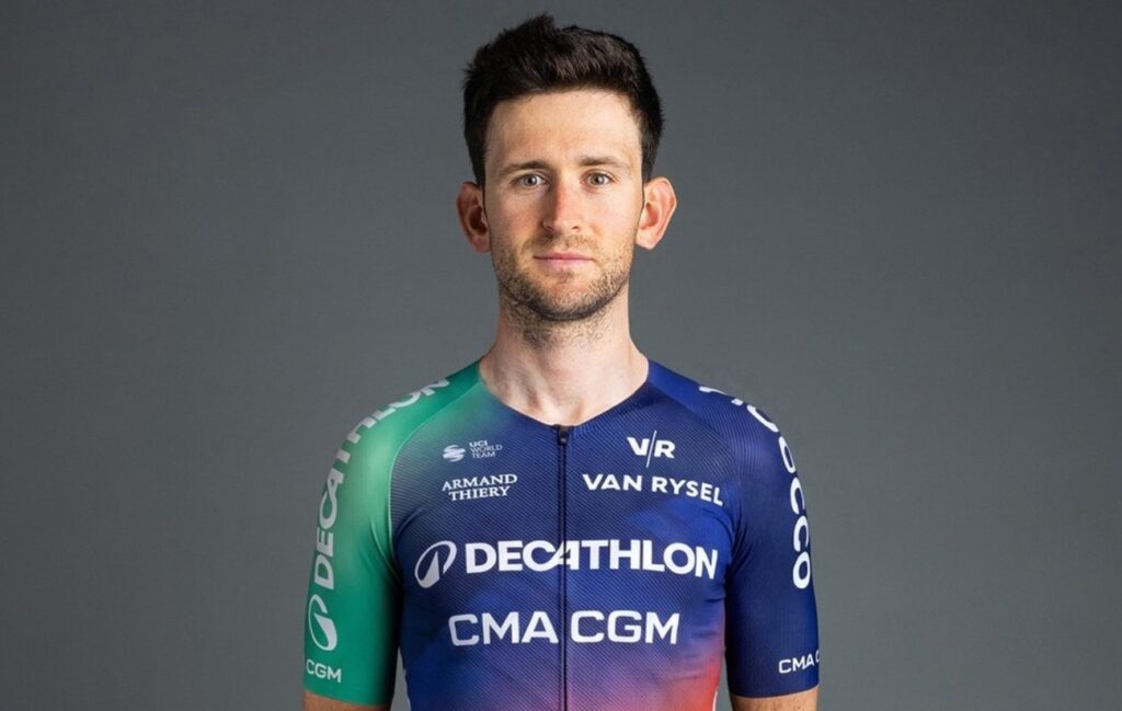 Op&eacute;r&eacute; d&rsquo;une hernie discale, Tiesj Benoot est contraint de renoncer aux classiques flandriennes