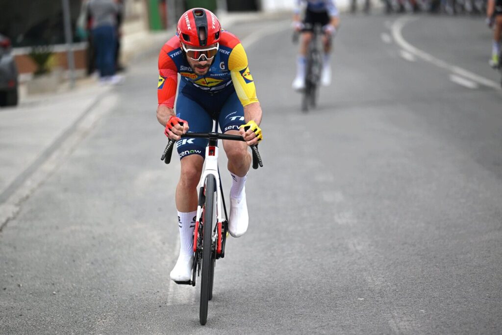 DIRECT : 8 hommes en t&ecirc;te de la 4e &eacute;tape du Tour de Valence 2026 dont Julien Bernard