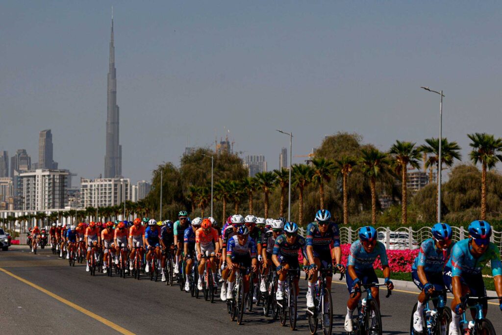 La 7e &eacute;tape de l&rsquo;UAE Tour 2026 : profil, favoris, direct TV