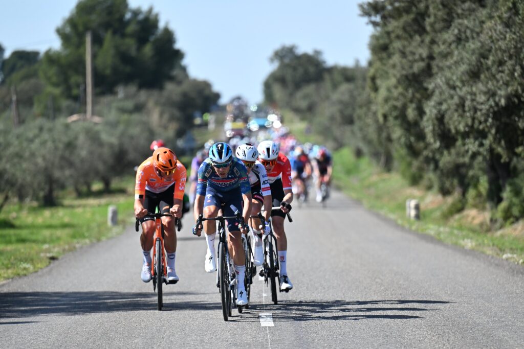 Cyclisme actu - DIRECT : 4 hommes ouvrent la route sur la 6e &eacute;tape de Paris-Nice 2026