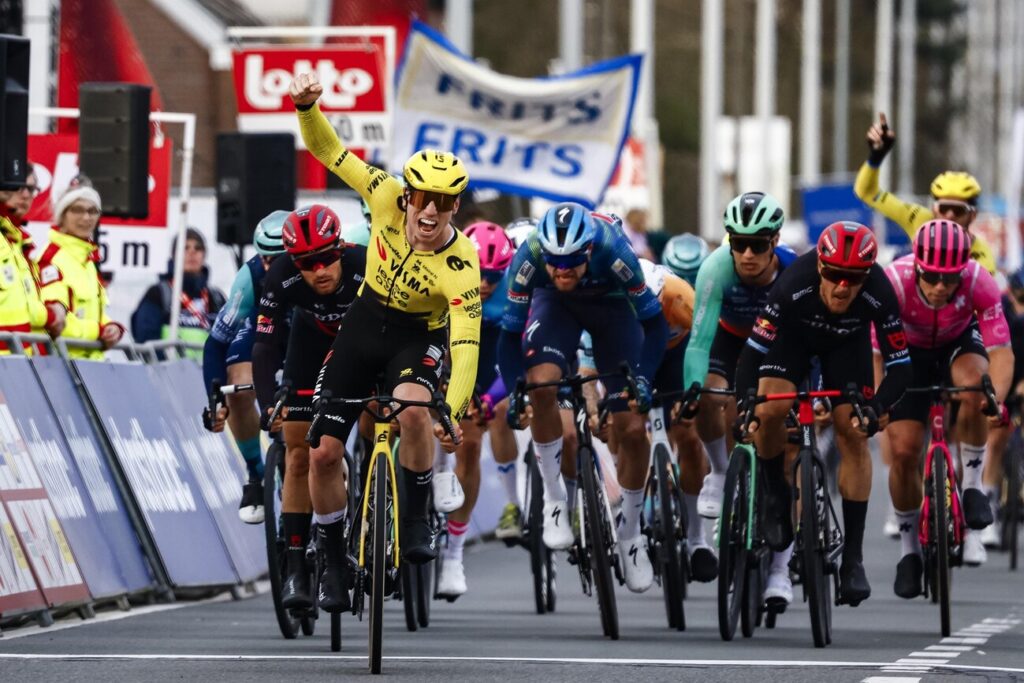 Un supersonique Matthew Brennan s&rsquo;offre au sprint Kuurne-Bruxelles-Kuurne 2026