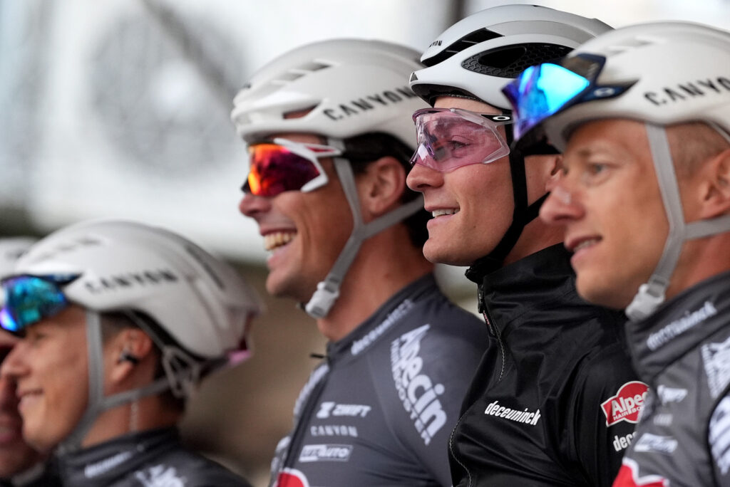 La liste des coureurs engag&eacute;s de Milan-Sanremo 2026