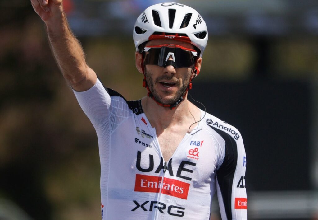Adam Yates en solitaire sur la 4e &eacute;tape d&rsquo;O Gran Cami&ntilde;o 2026