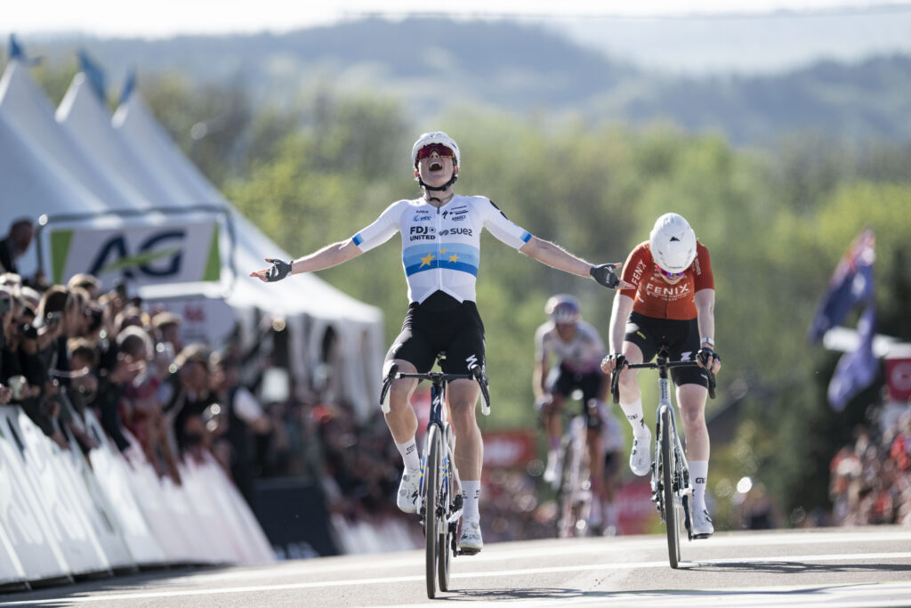 Demi Vollering en patronne sur la Fl&egrave;che Wallonne Femmes 2026