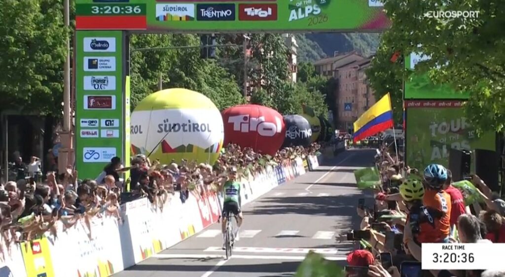 Giulio Pellizzari conclut en beaut&eacute; sur la 5e &eacute;tape du Tour des Alpes 2026