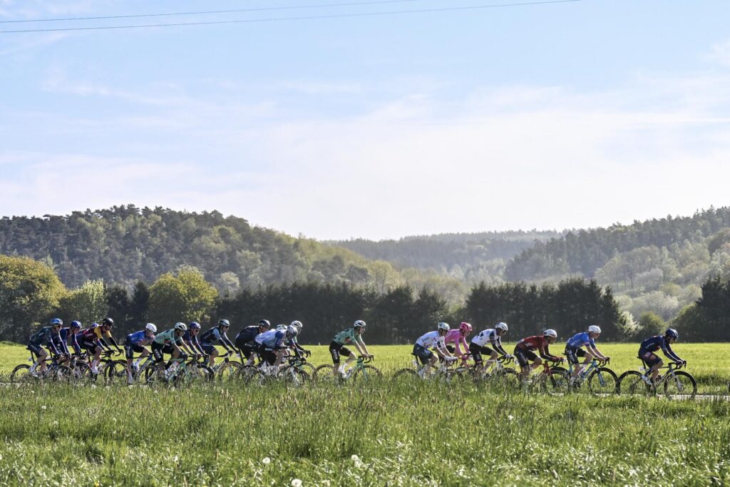 DIRECT : Remco Evenepoel dans le groupe de t&ecirc;te, Pogacar &agrave; l&rsquo;arri&egrave;re sur Li&egrave;ge-Bastogne-Li&egrave;ge 2026