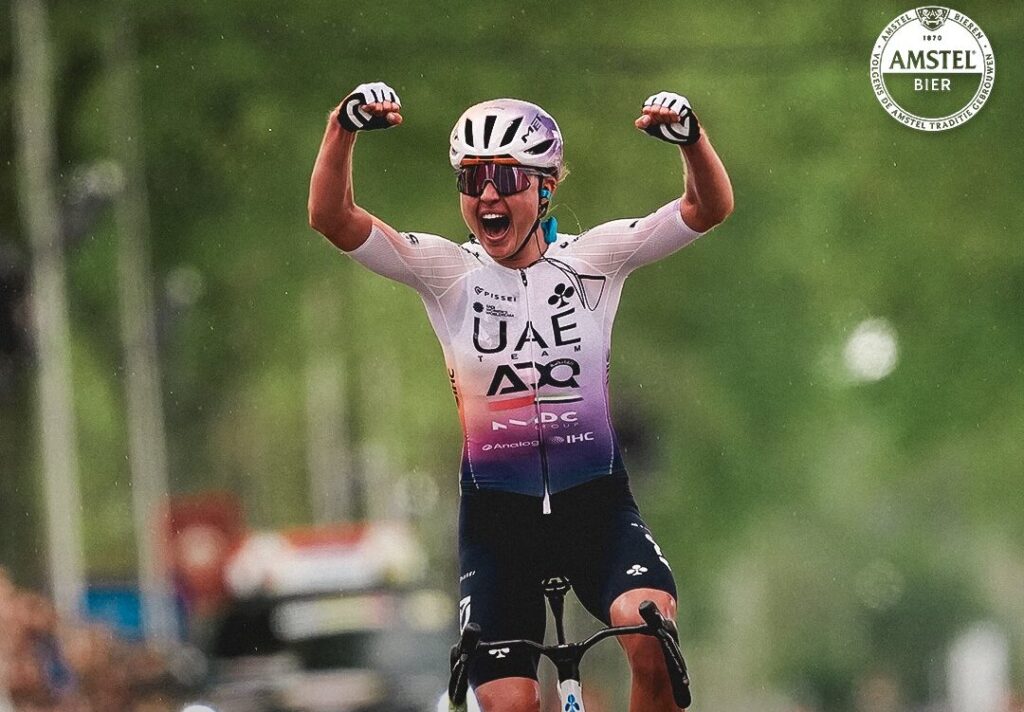 La surprise Paula Blasi remporte l&rsquo;Amstel Gold Race Femmes 2026