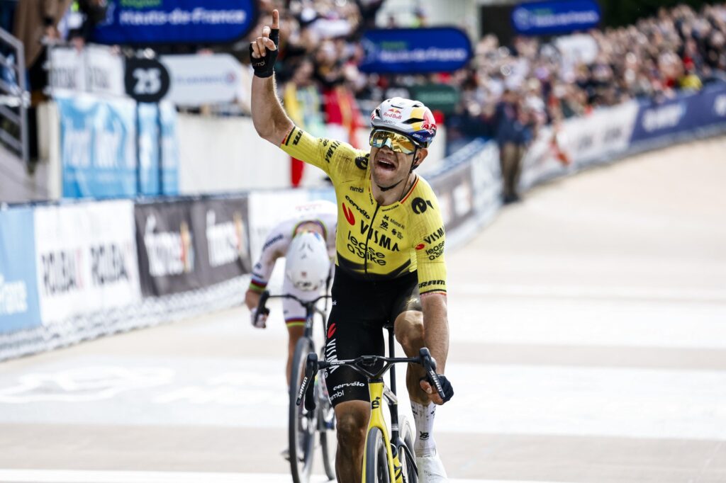 Wout van Aert s&rsquo;impose enfin sur Paris-Roubaix 2026 et s&rsquo;offre l&rsquo;Enfer du Nord