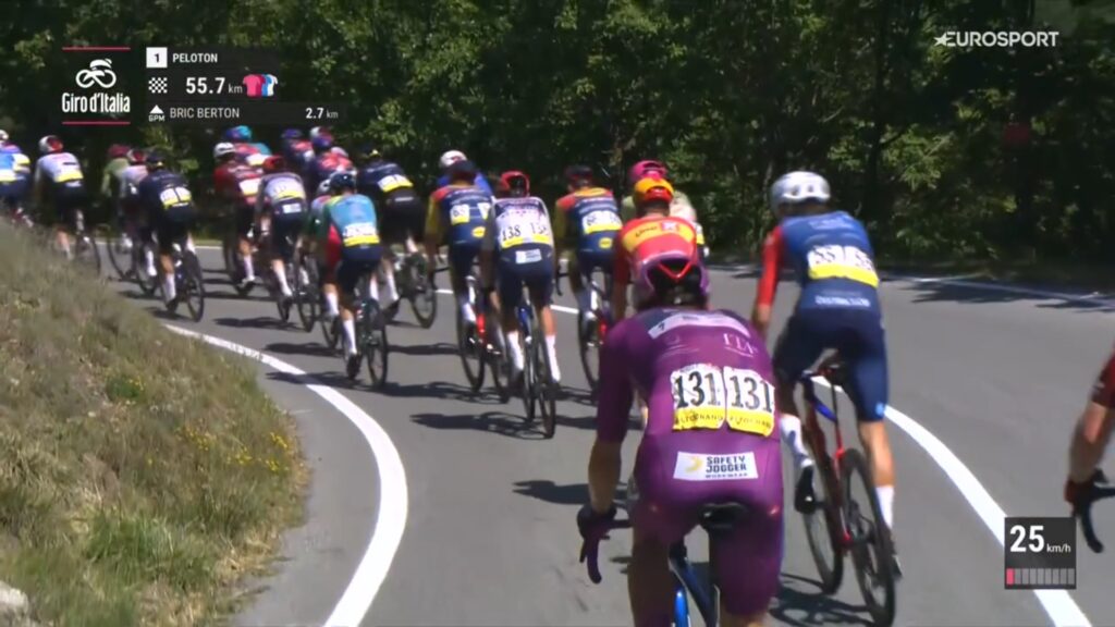 DIRECT : Paul Magnier distanc&eacute; par le peloton sur la 12e &eacute;tape du Giro 2026