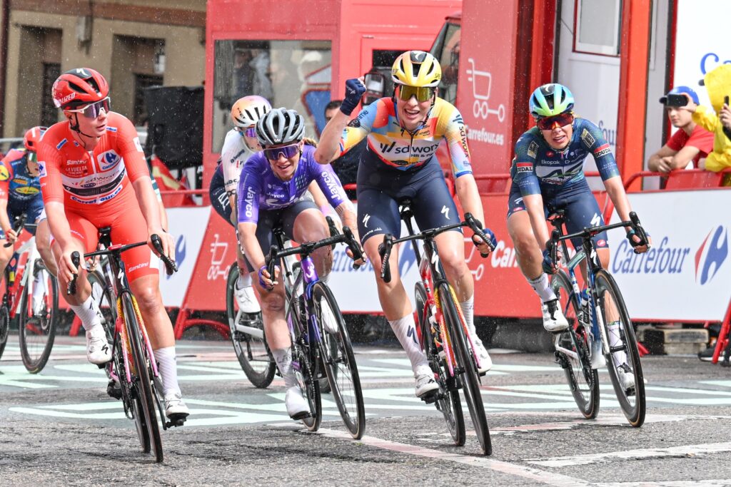 Mischa Bredewold met au fond sur la 5e &eacute;tape de La Vuelta Femenina 2026