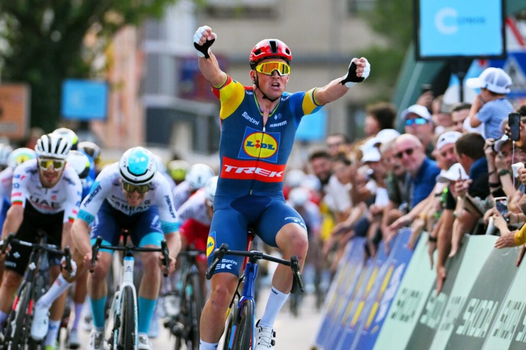 Les coureurs engag&eacute;s et les favoris des Boucles de la Mayenne 2026