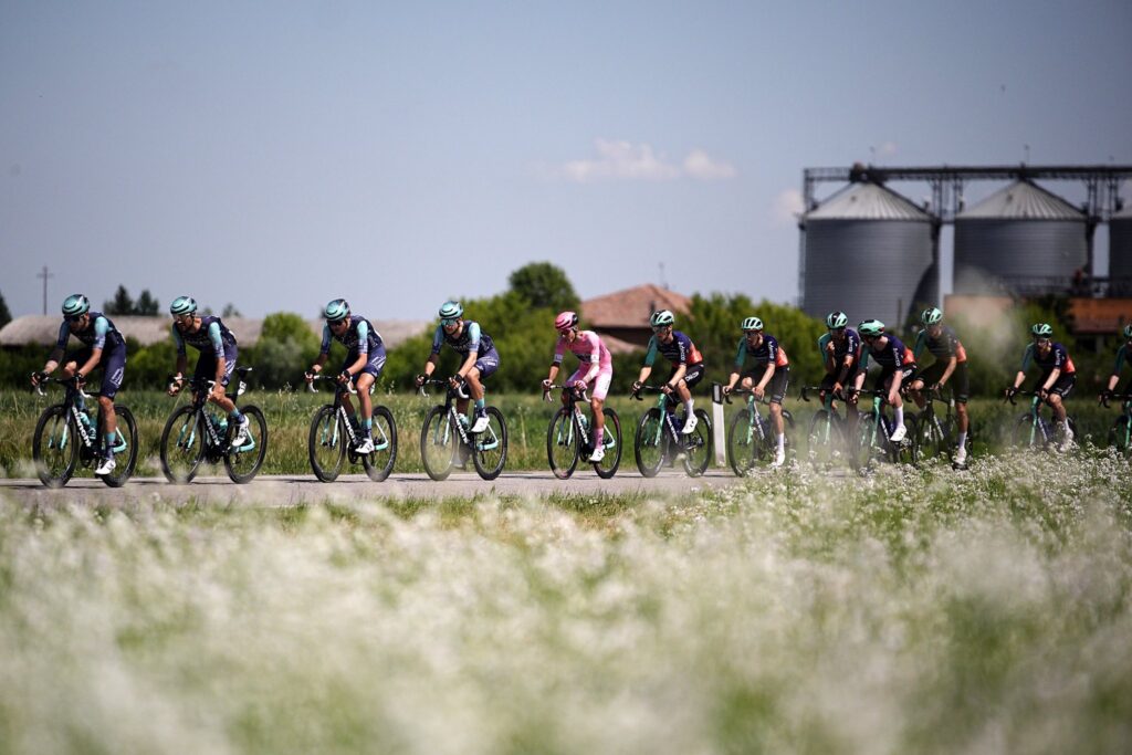La 11e &eacute;tape du Giro 2026 en d&eacute;tails : le parcours, les favoris, le direct