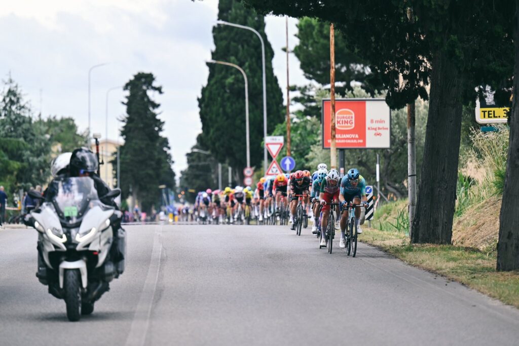 La 15e &eacute;tape du Giro 2026 en d&eacute;tails : le parcours, les favoris, le direct