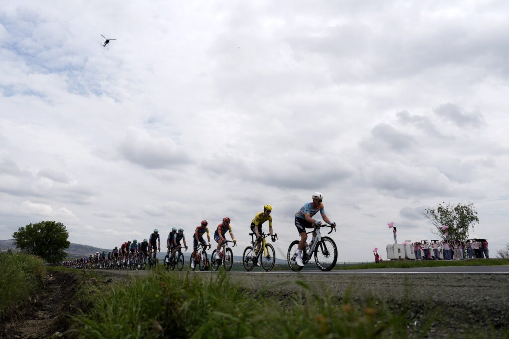 La 3e &eacute;tape du Giro 2026 en d&eacute;tails : le profil, les favoris, le direct