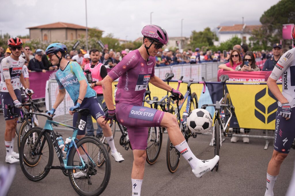 La 6e &eacute;tape du Giro 2026 en d&eacute;tails : le parcours, les favoris, le direct