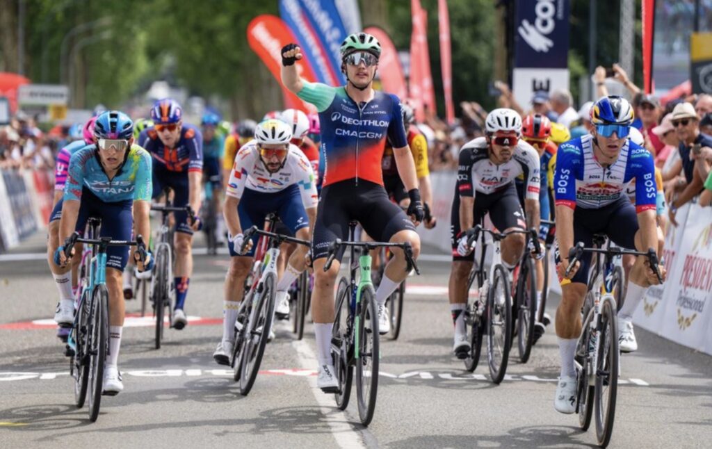 Retour gagnant pour Olav Kooij qui remporte la 1e &eacute;tape des Boucles de la Mayenne 2026