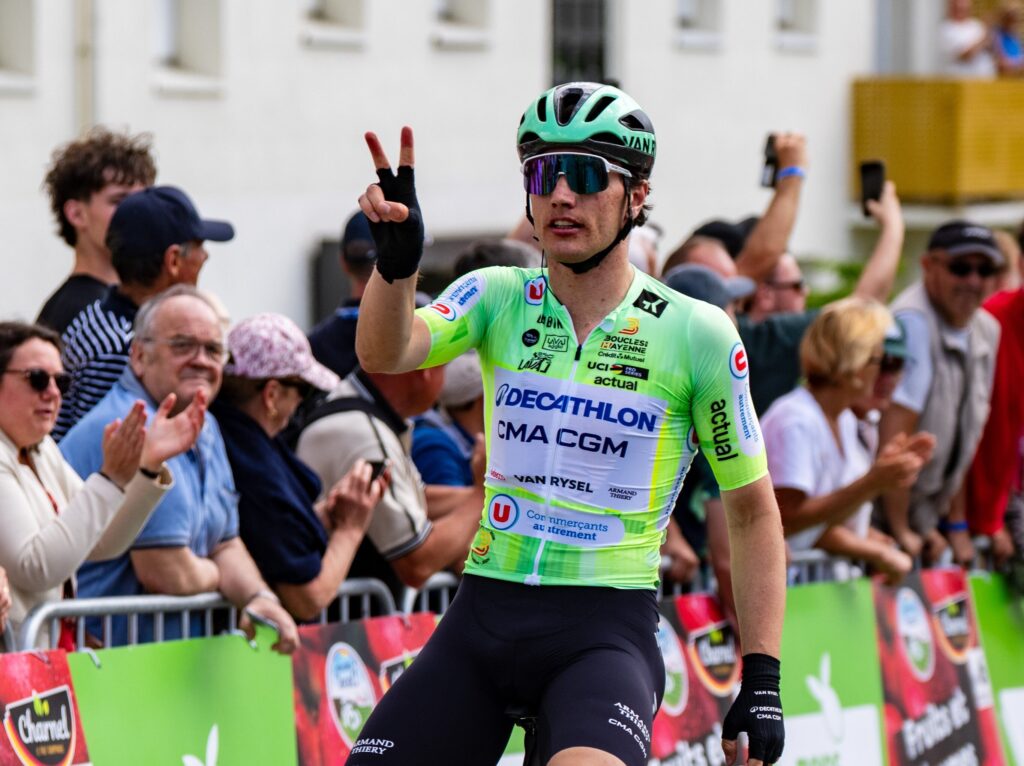 Olav Kooij conclut sur la 3e &eacute;tape, Beno&icirc;t Cosnefroy sacr&eacute; sur les Boucles de la Mayenne 2026