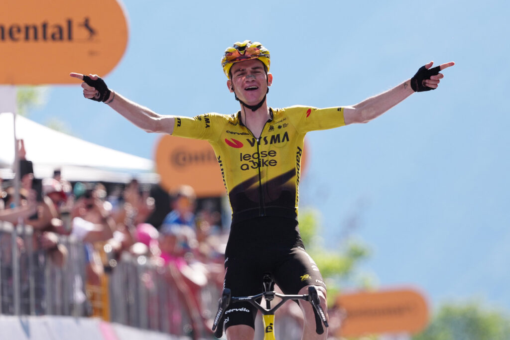 Sepp Kuss s&rsquo;impose en solitaire sur l&rsquo;&eacute;tape reine du Giro 2026
