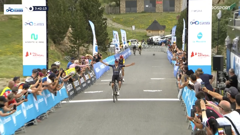 Tom Pidcock s&rsquo;impose au sommet sur l&rsquo;Andorra MoraBanc Classic 2026