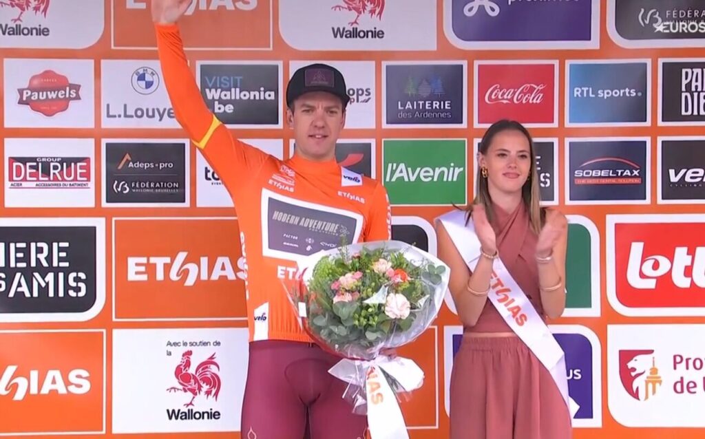 Le classement g&eacute;n&eacute;ral final du Tour de Wallonie 2026 : La surprise Ben Oliver au bout du chaos !