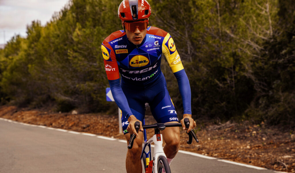 Juan Ayuso : &laquo;&nbsp;Jouer un r&ocirc;le majeur pour le classement g&eacute;n&eacute;ral&nbsp;&raquo; du Tour Auvergne-Rh&ocirc;ne-Alpes 2026